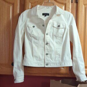 Casual and versatile Women's White Jacket
